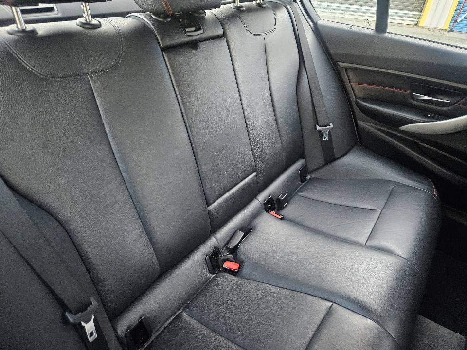 2013 BMW 320i sport f30 13.jpg